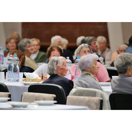 Jelen életünk méltósága függ az idősek életétől - Az időseket ünnepeltük Kondoroson 