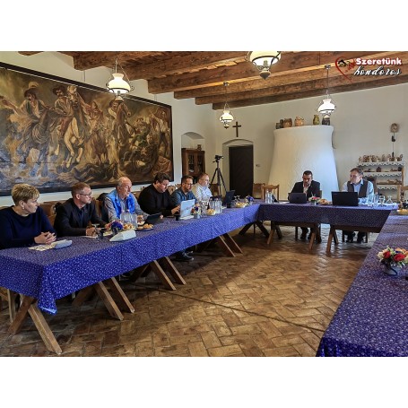 Kihelyezett Képviselő-testületi ülés a Kondorosi Csárdában