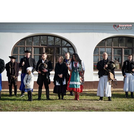 Hagyományőrző óévbúcsúztató csergetés a Körösök Völgye Vitézi Bandérium Hagyományőrző és Kulturális Egyesület szervezésében