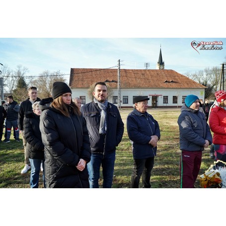 Hagyományőrző óévbúcsúztató csergetés a Körösök Völgye Vitézi Bandérium Hagyományőrző és Kulturális Egyesület szervezésében