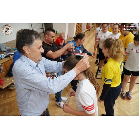 Kiválóan szerepeltek a Sasváriné Paulik Ilona Sportcsarnokban megrendezett Póli Kupán a kézilabdás lányaink 